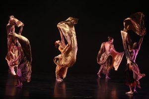 Kun-Yang Lin/Dancers - Photo by Bill Hebert